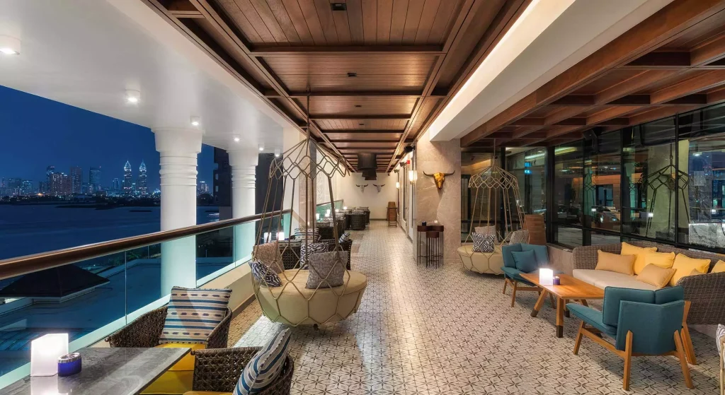 Raia Rooftop Bar & Lounge